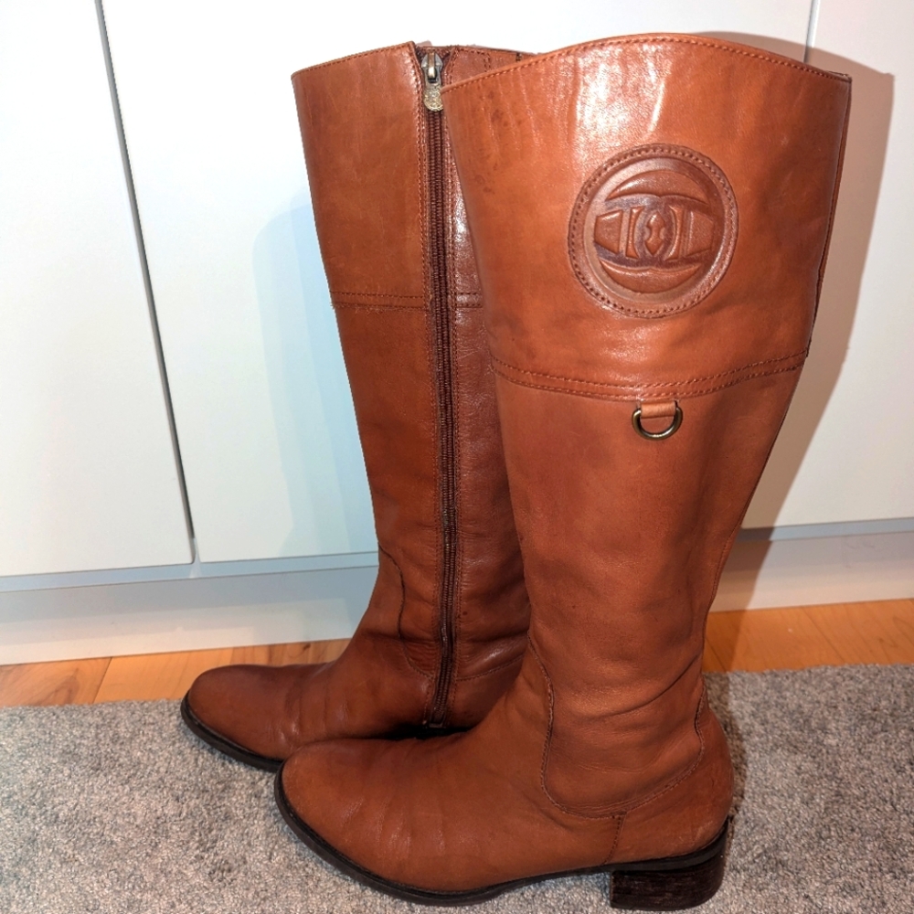 Knee high leather boot Size 10